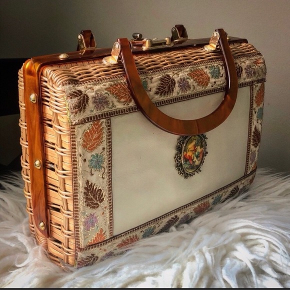 Handbags - Vintage Hand Made Wicker Bag - Just Beautiful!